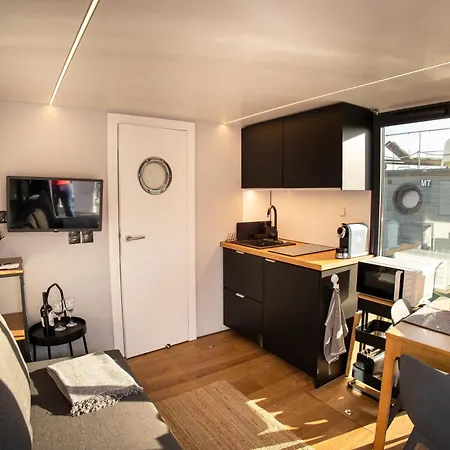 Botel The Homeboat Company Ponta Delgada-acores Ponta Delgada