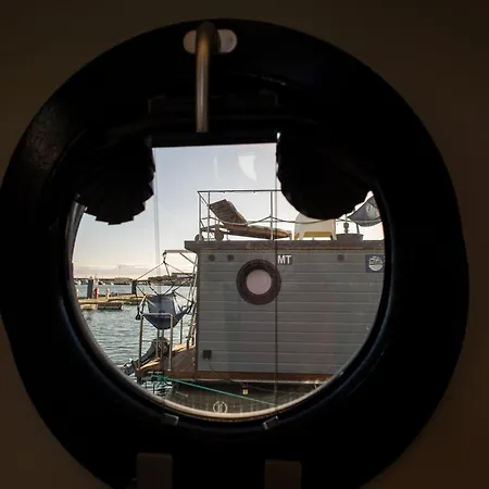 The Homeboat Company Ponta Delgada-acores Botel *