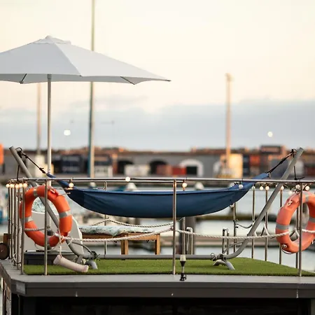 The Homeboat Company Ponta Delgada-acores Botel *