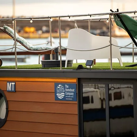 The Homeboat Company Ponta Delgada-acores Båthotell