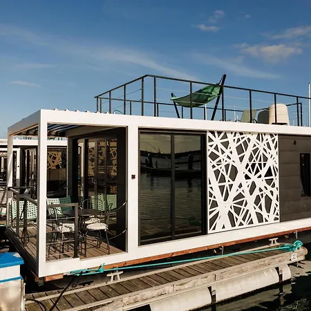 The Homeboat Company Ponta Delgada-acores Ponta Delgada (Sao Miguel)