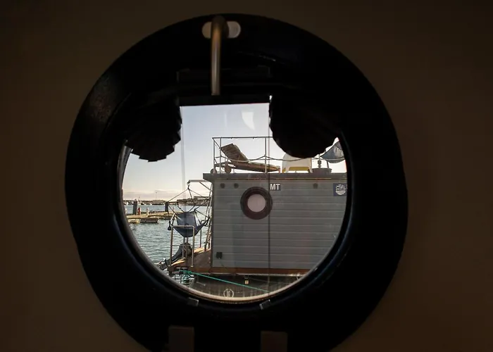 The Homeboat Company Ponta Delgada-acores Botel *